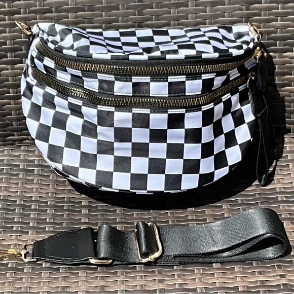 Checkered Black and White Women's Crossbody Bag - Picture 6 of 9